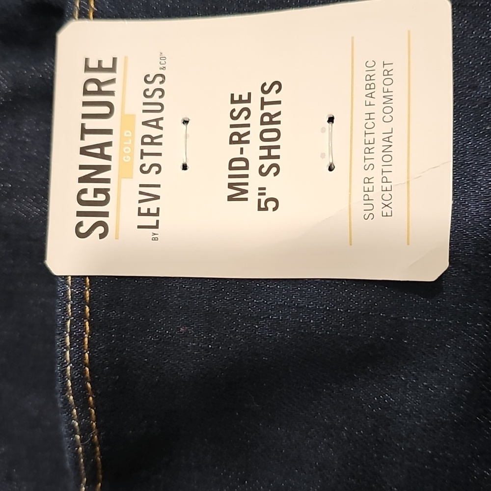 Levi's Shorts - Picture 7 of 12